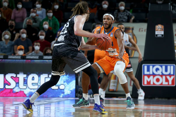 夺中占得先 夺中占得先